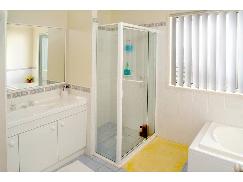 2 Grevillea Grove, Toronto NSW 2283