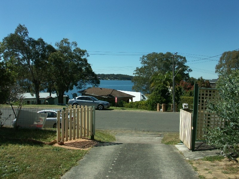 102 Fishing Point Road, Fishing Point NSW 2283