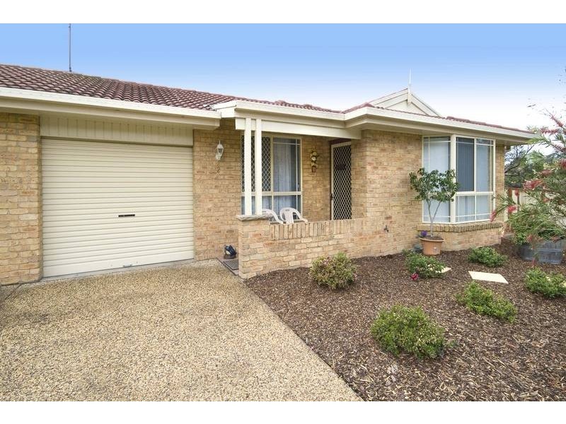 2/2 Pondee Place, Carey Bay NSW 2283