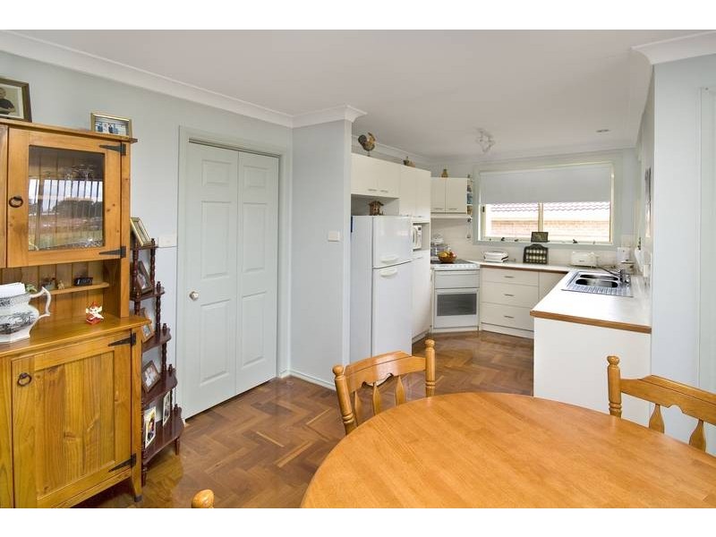 2/2 Pondee Place, Carey Bay NSW 2283