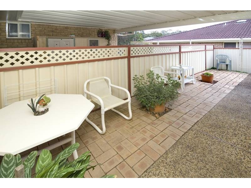 2/2 Pondee Place, Carey Bay NSW 2283