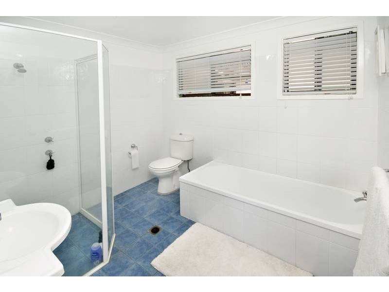 66 Fishing Point Road, Fishing Point NSW 2283