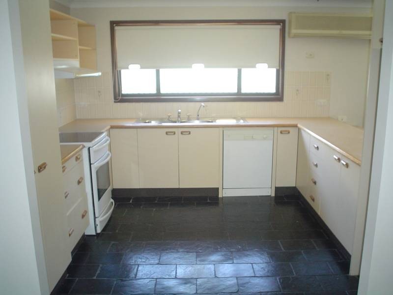 90 Jarrett Street, Kilaben Bay NSW 2283