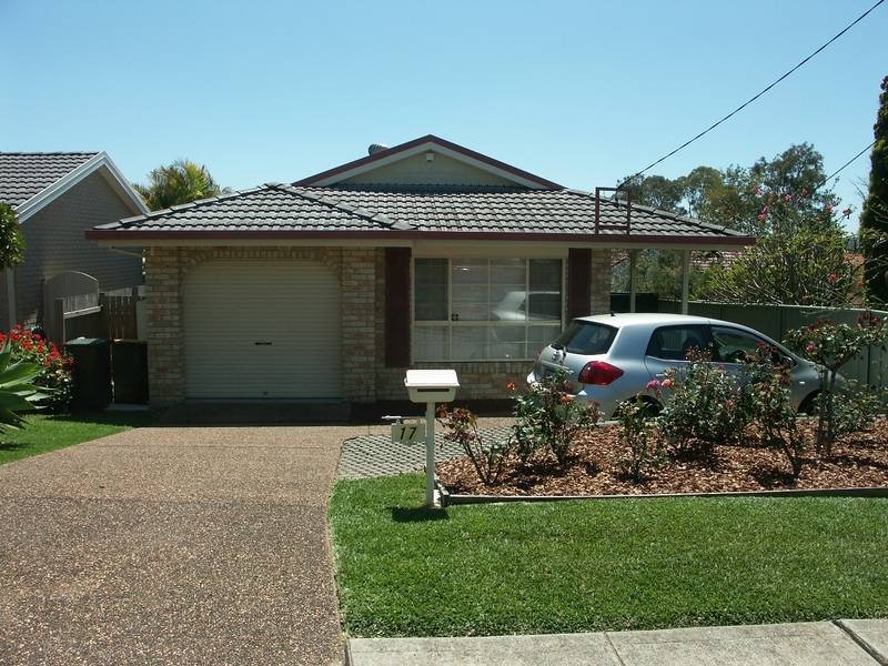 17 Milford Street, Toronto NSW 2283