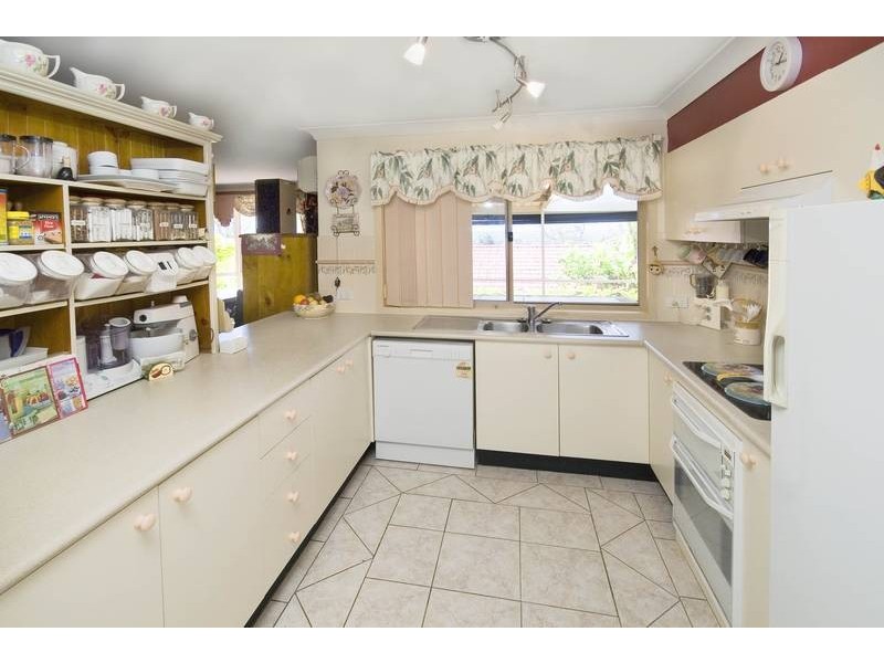 8 Claret Ash Close, Toronto NSW 2283