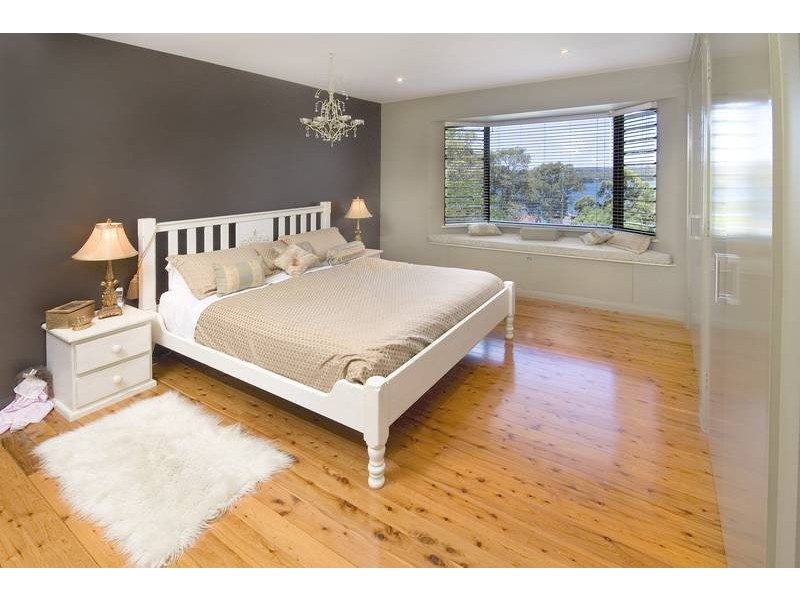 84 Coal Point Road, Coal Point NSW 2283