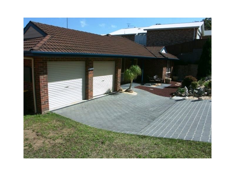 12 Bellevue Lane, Fennell Bay NSW 2283