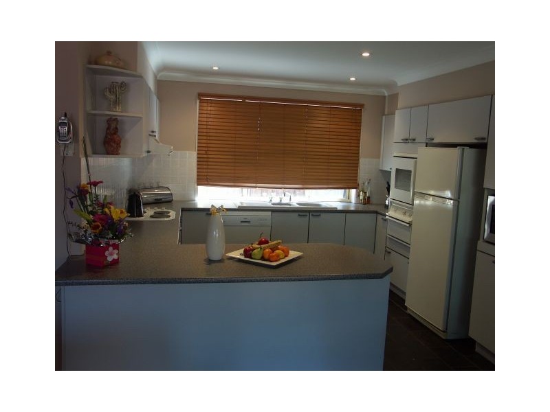 12 Bellevue Lane, Fennell Bay NSW 2283