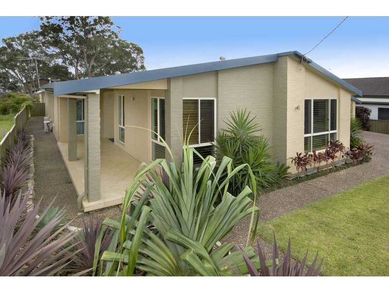 3 First Street, Booragul NSW 2284