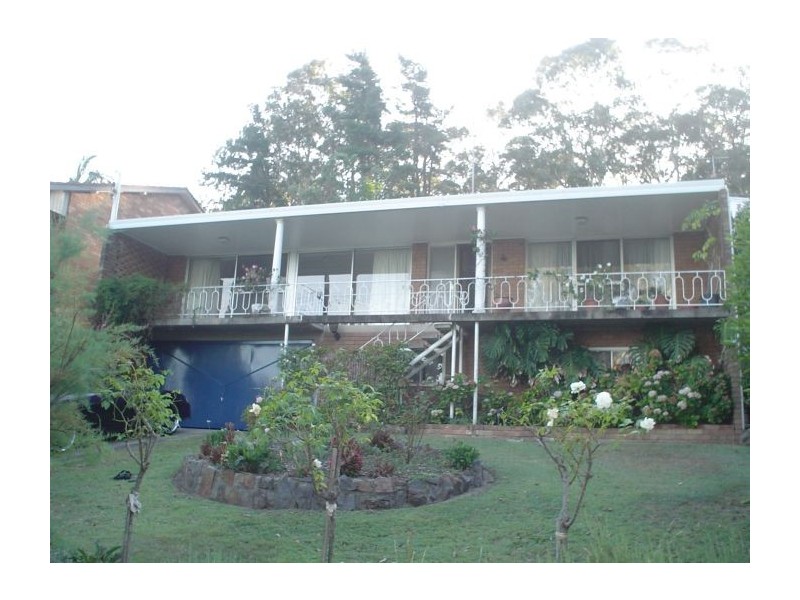 8 Amelia Street, Carey Bay NSW 2283