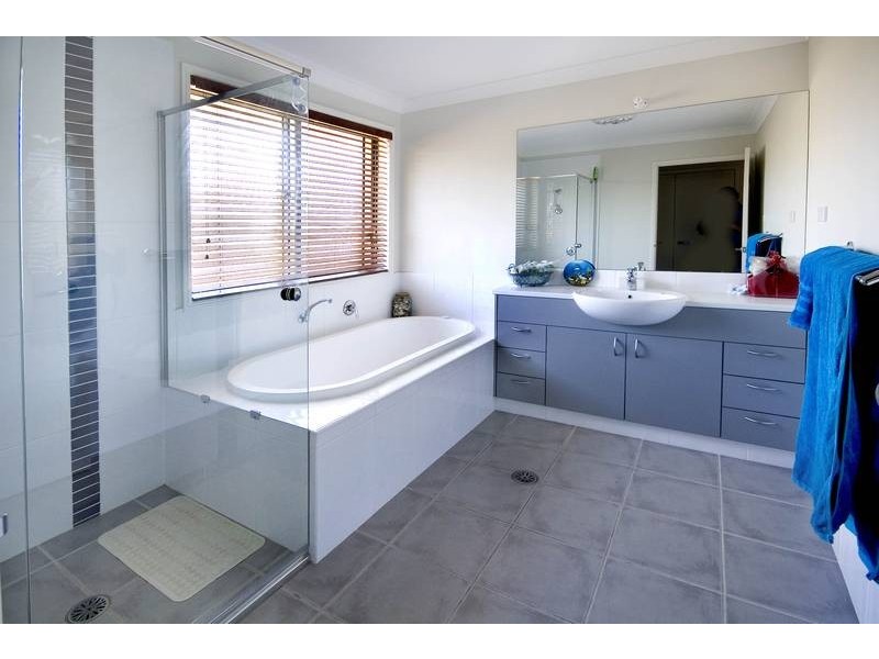 38 Bellevue Lane, Fennell Bay NSW 2283