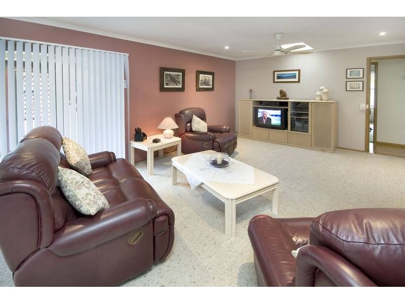 70 Jarrett Street, Kilaben Bay NSW 2283