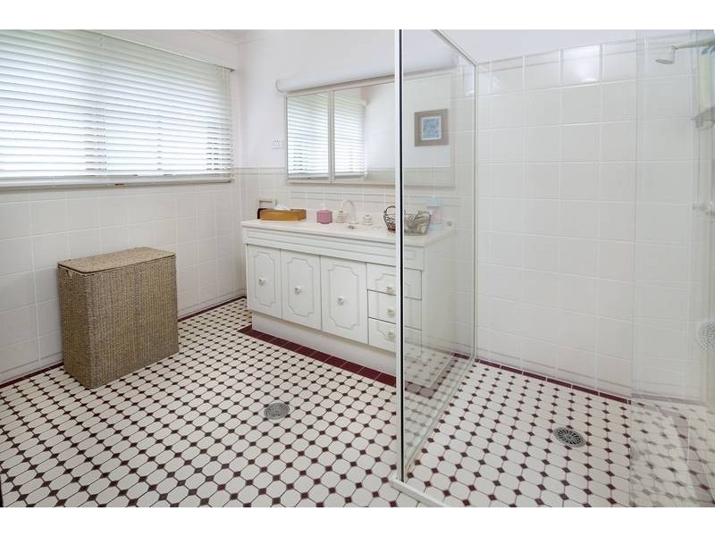 70 Jarrett Street, Kilaben Bay NSW 2283