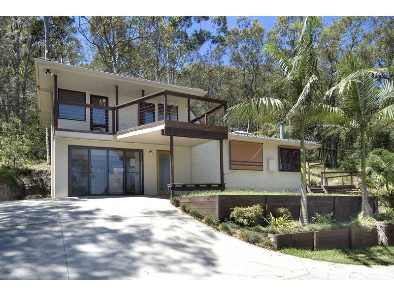 210 Coal Point Road, Coal Point NSW 2283