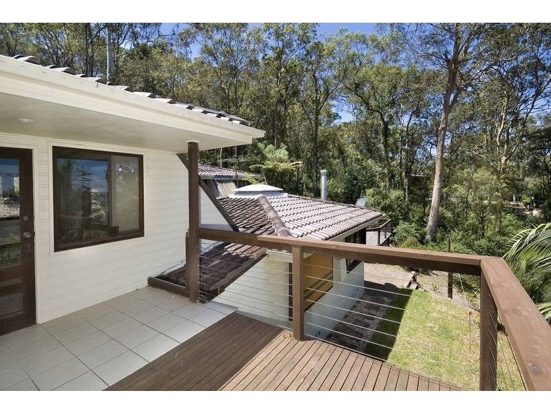 210 Coal Point Road, Coal Point NSW 2283
