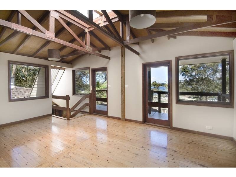 210 Coal Point Road, Coal Point NSW 2283