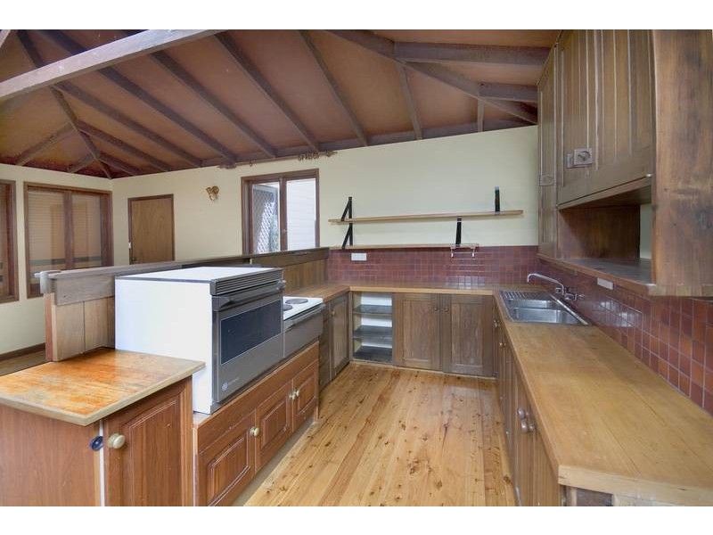 210 Coal Point Road, Coal Point NSW 2283