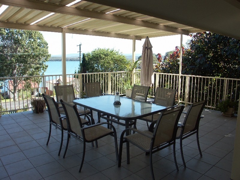 132 Coal Point Road, Coal Point NSW 2283