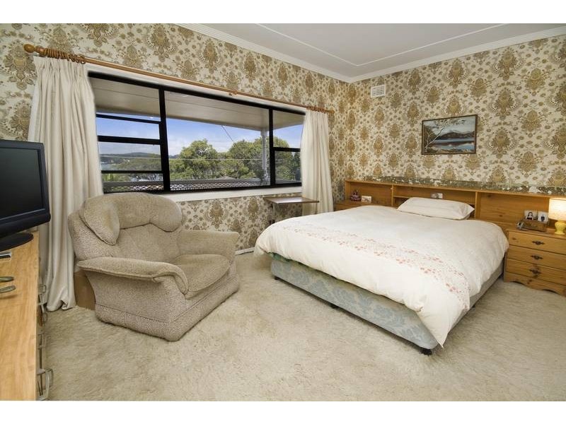 7 Blandford Street, Fennell Bay NSW 2283