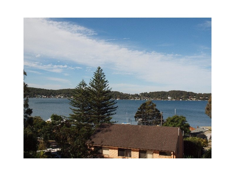 11 Sunlight Parade, Fishing Point NSW 2283