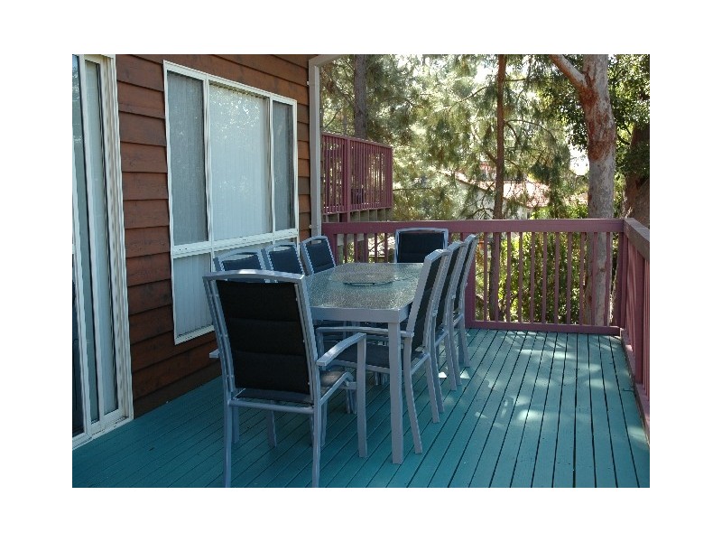 11 Sunlight Parade, Fishing Point NSW 2283