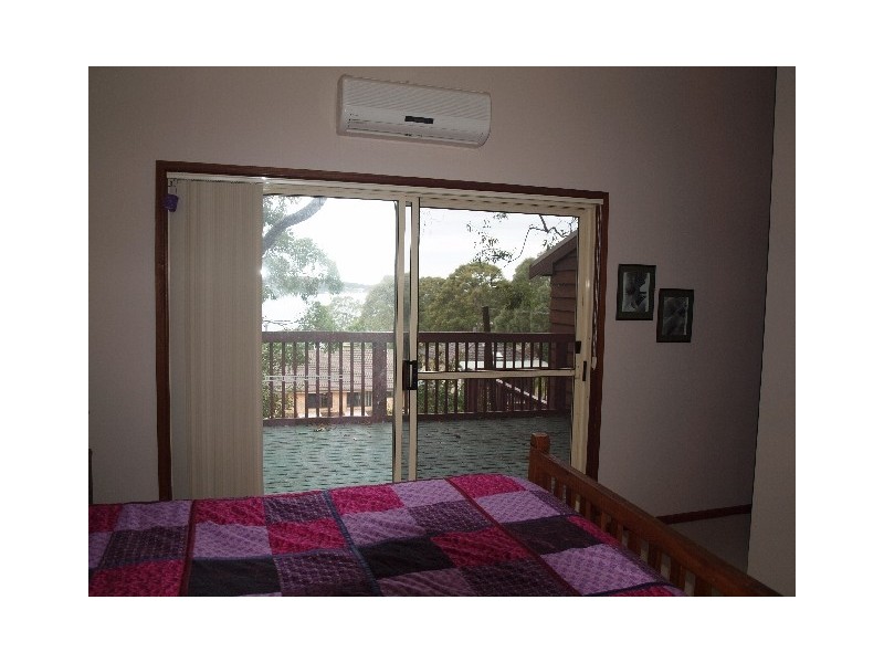 11 Sunlight Parade, Fishing Point NSW 2283