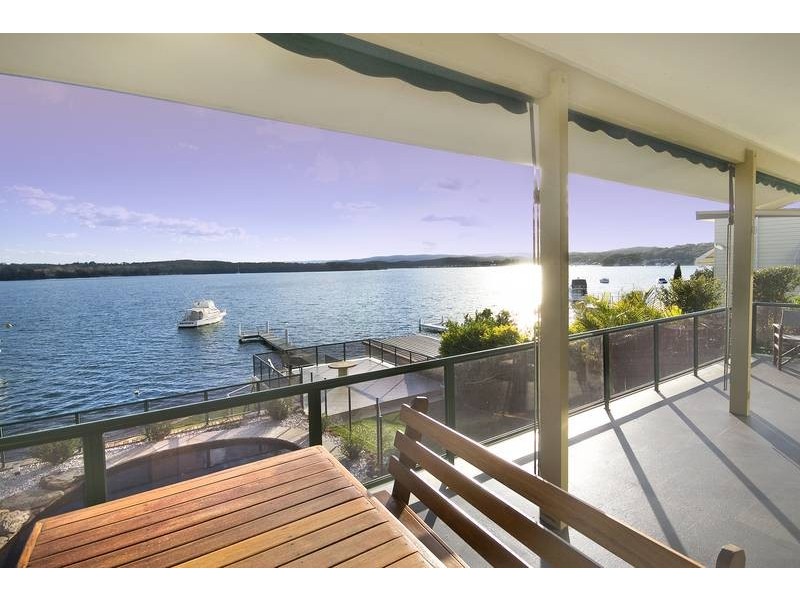 117 Coal Point Road, Coal Point NSW 2283