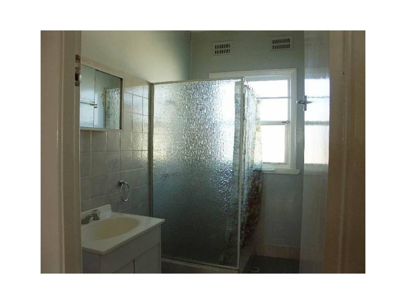 21 Fourth Street, Booragul NSW 2284