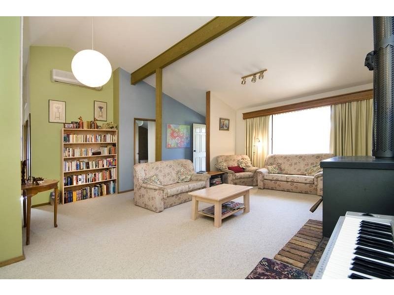 8 Hampton Street, Carey Bay NSW 2283