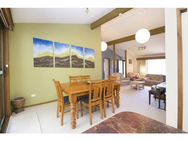 8 Hampton Street, Carey Bay NSW 2283