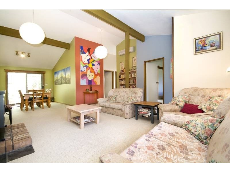 8 Hampton Street, Carey Bay NSW 2283