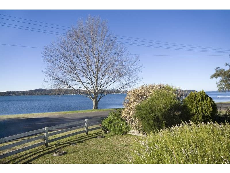 1 George Street, Marmong Point NSW 2284