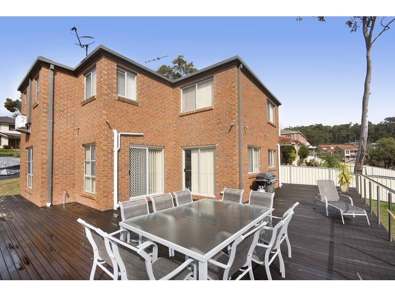 1 Defender Close, Marmong Point NSW 2284