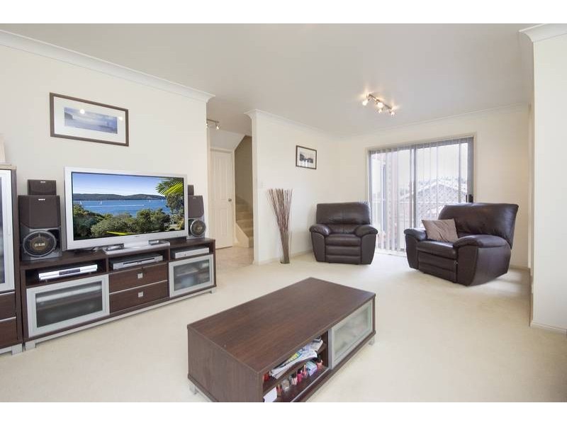 1 Defender Close, Marmong Point NSW 2284