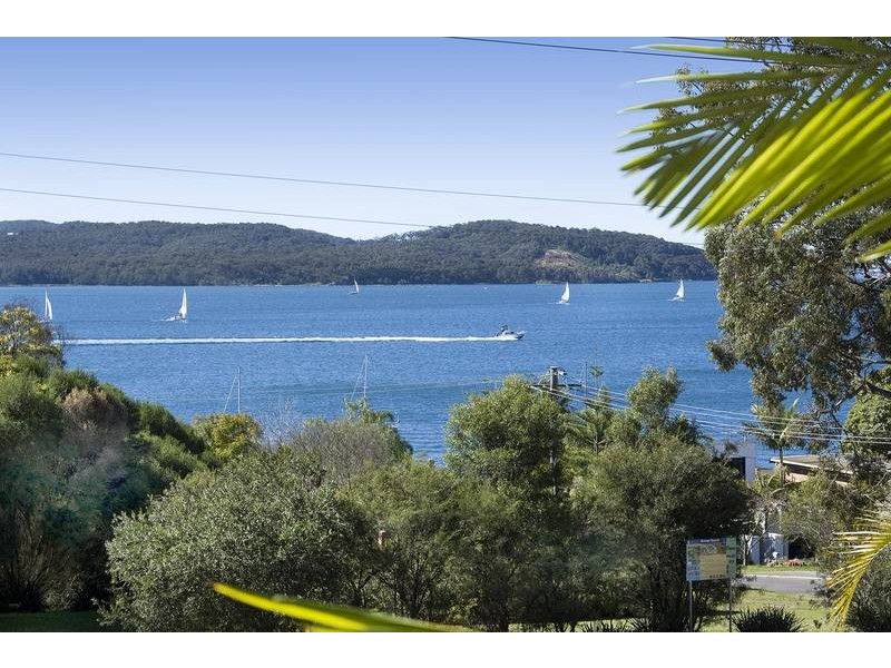 6 Amelia Street, Carey Bay NSW 2283