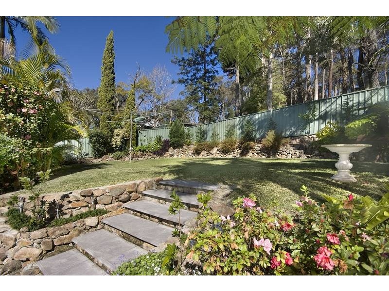 6 Amelia Street, Carey Bay NSW 2283