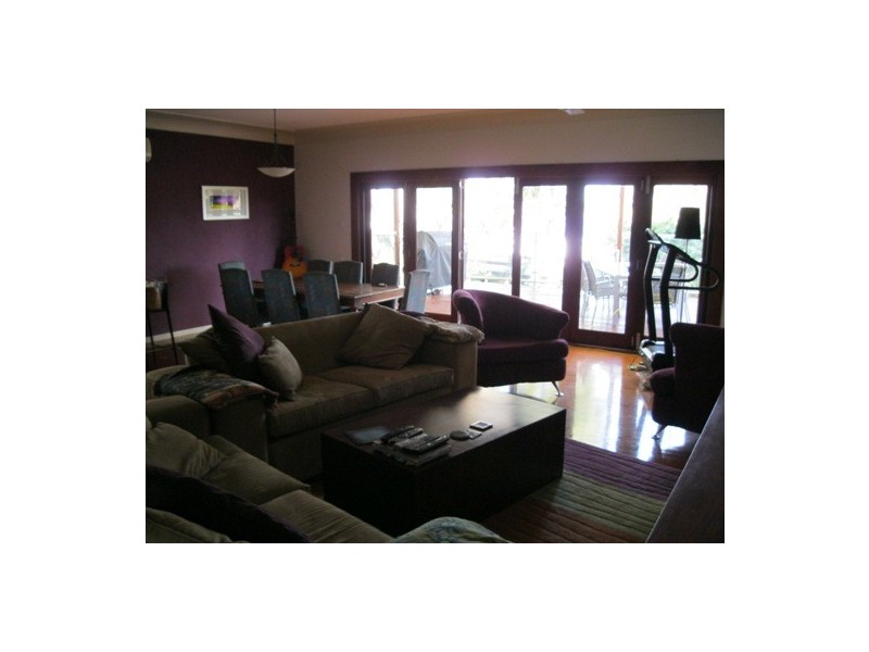 203 Coal Point Road, Coal Point NSW 2283