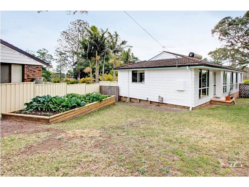 18 Macquarie Road, Fennell Bay NSW 2283