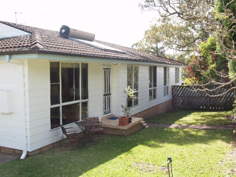 18 Macquarie Road, Fennell Bay NSW 2283