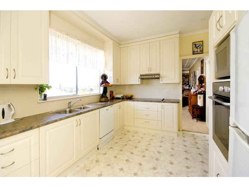 9 Marmong Street, Booragul NSW 2284