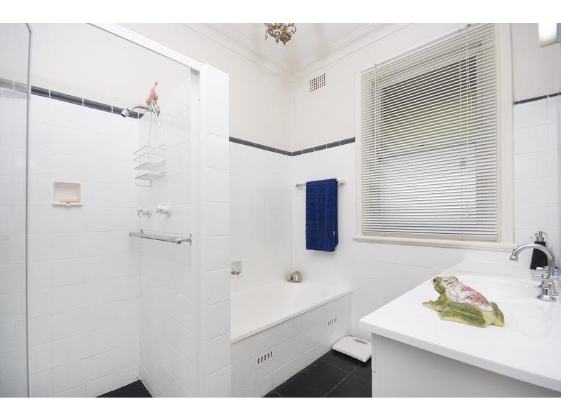 9 Marmong Street, Booragul NSW 2284