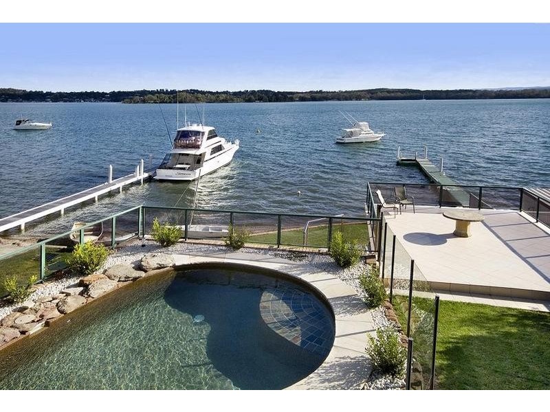 117 Coal Point Road, Coal Point NSW 2283