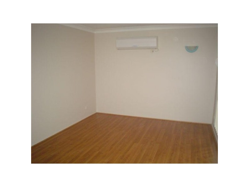 4 Azzura Close, Woodrising NSW 2284