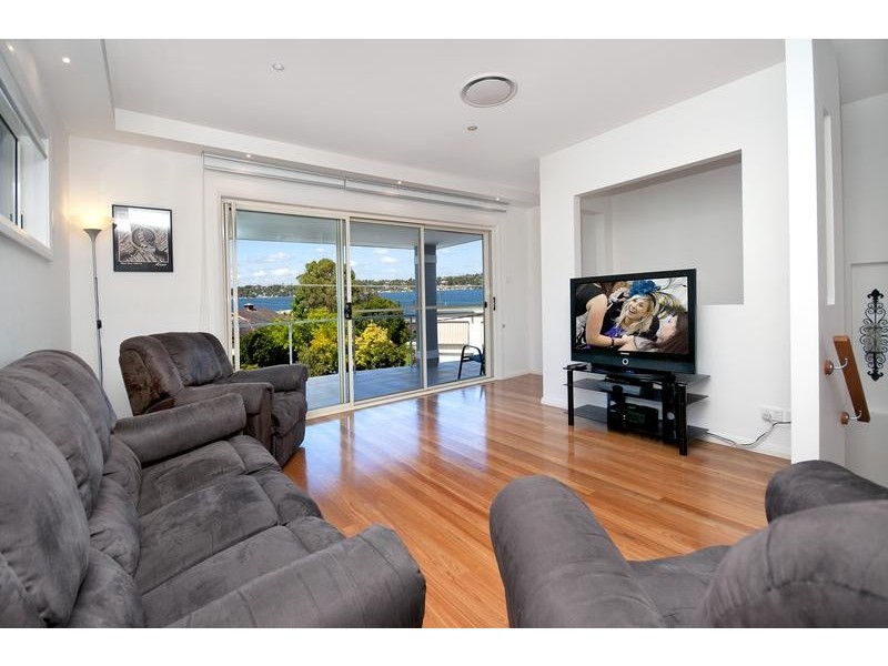 174 Coal Point Road, Coal Point NSW 2283