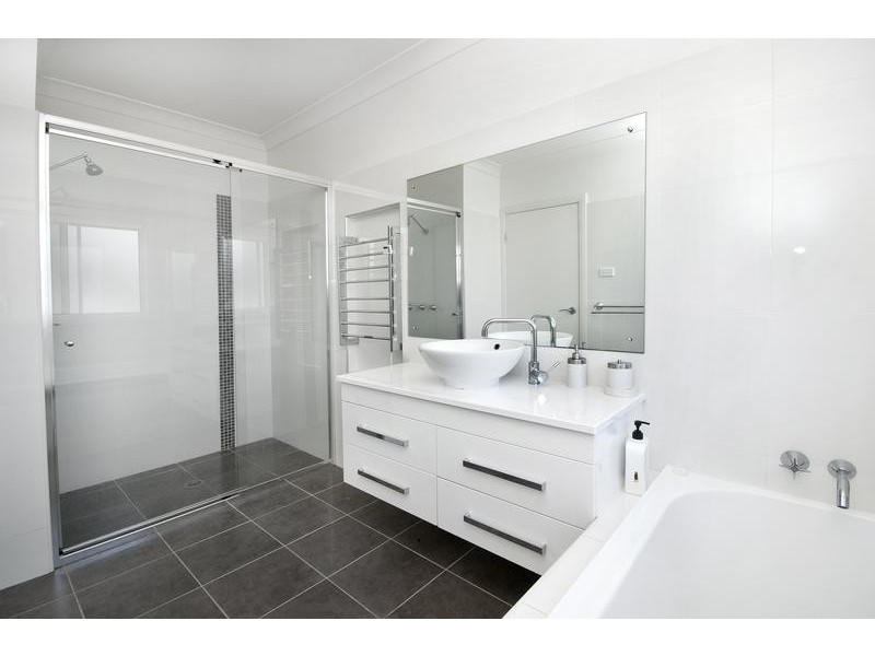 174 Coal Point Road, Coal Point NSW 2283