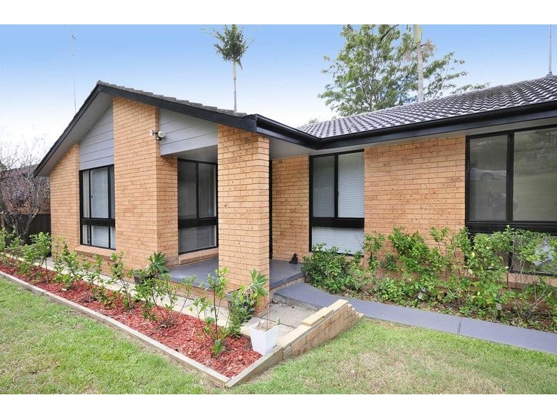 4 Wyera Crescent, Carey Bay NSW 2283