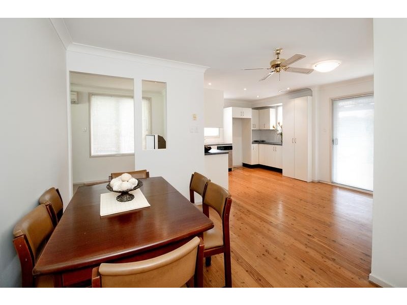 4 Wyera Crescent, Carey Bay NSW 2283