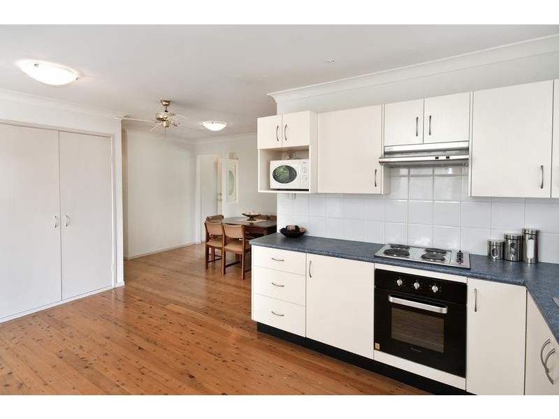 4 Wyera Crescent, Carey Bay NSW 2283