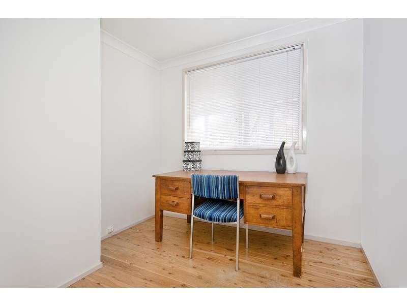 4 Wyera Crescent, Carey Bay NSW 2283