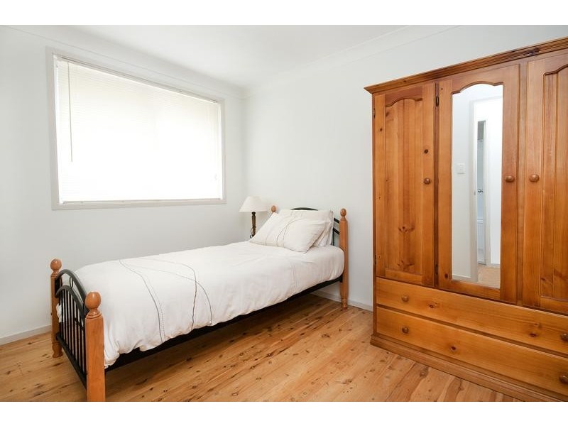 4 Wyera Crescent, Carey Bay NSW 2283